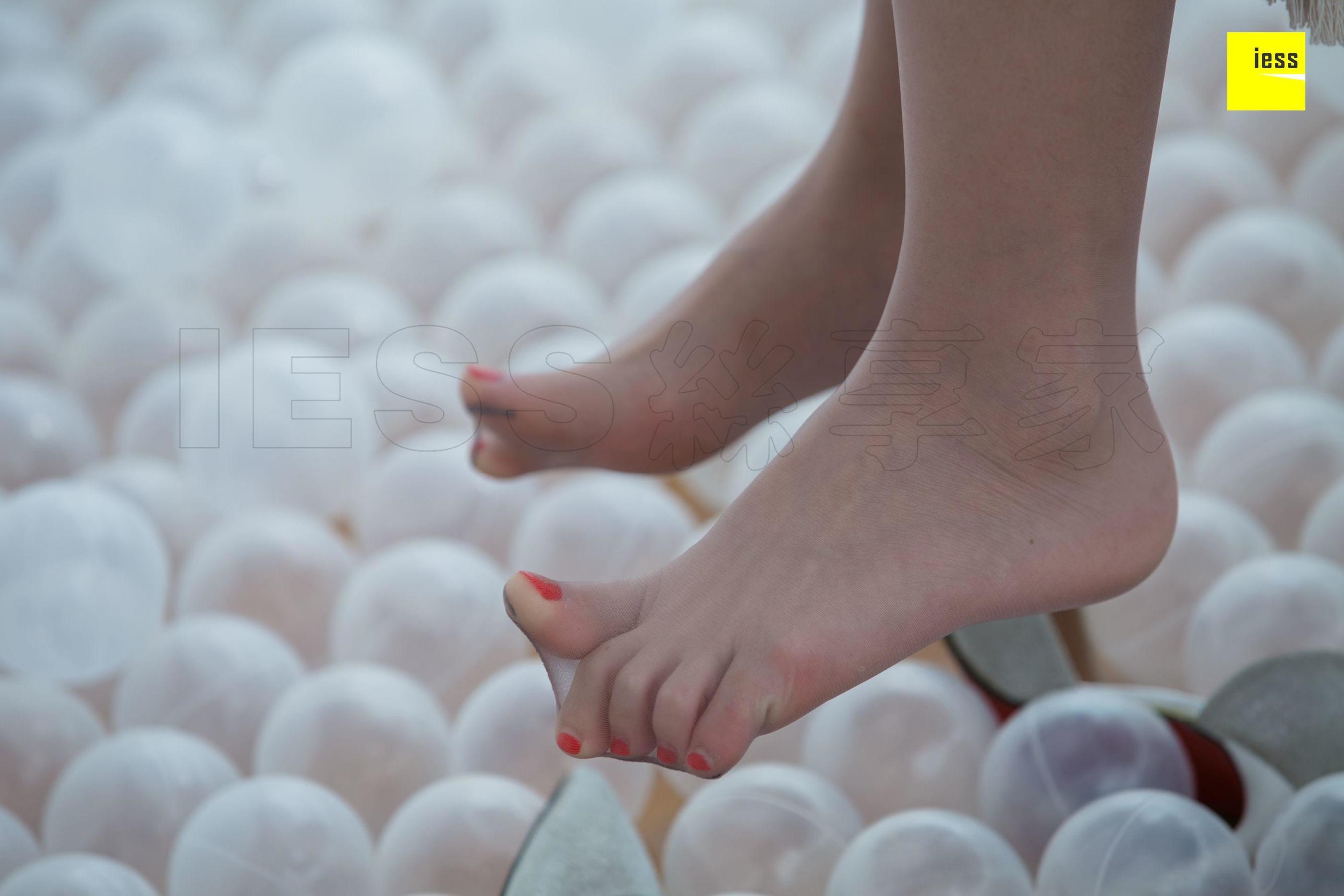 [异思趣向IESS] 丝享家291 姗姗 《玩个球》-喵次元