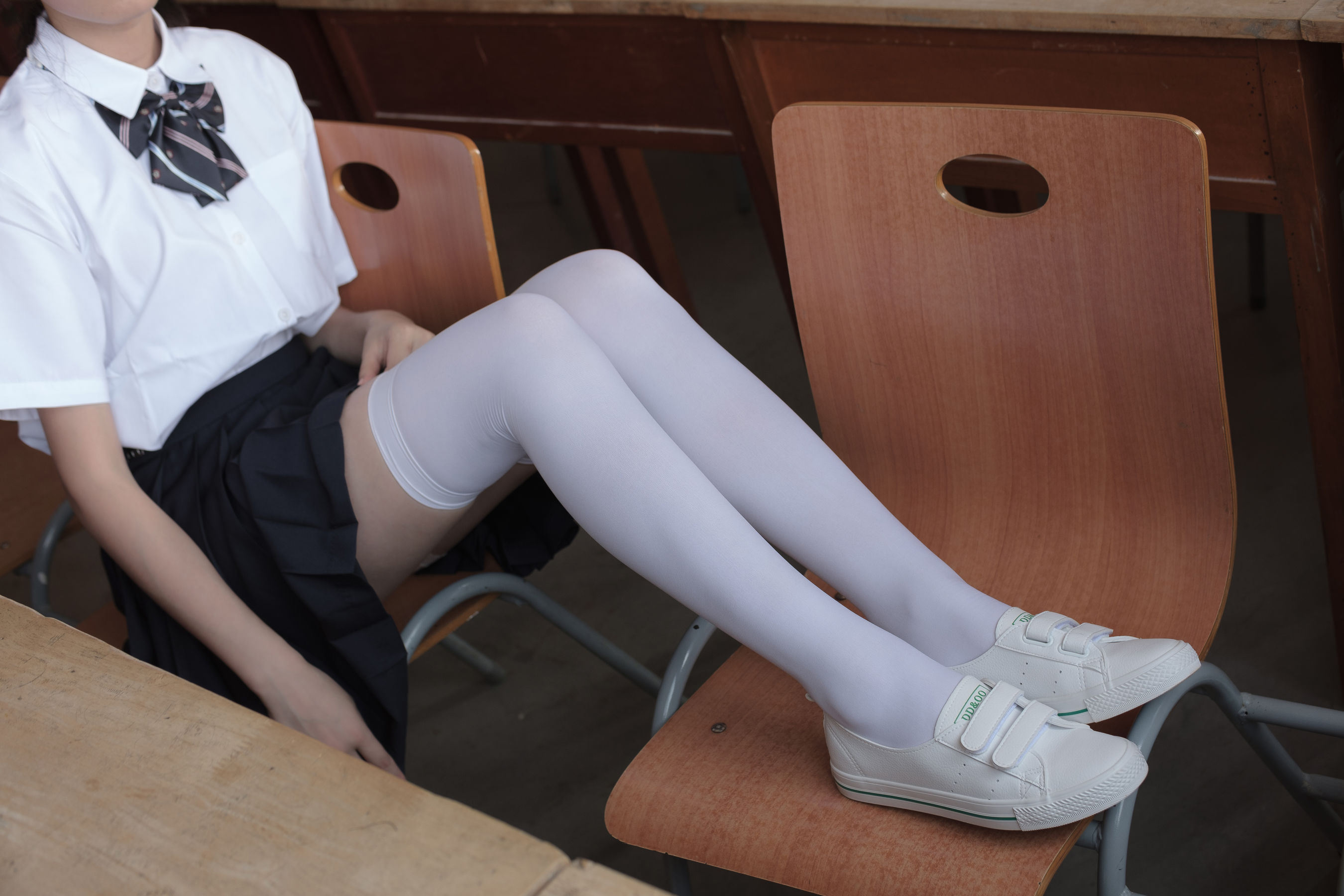 [森萝财团] [BETA-022] 教室里的JK白丝少女