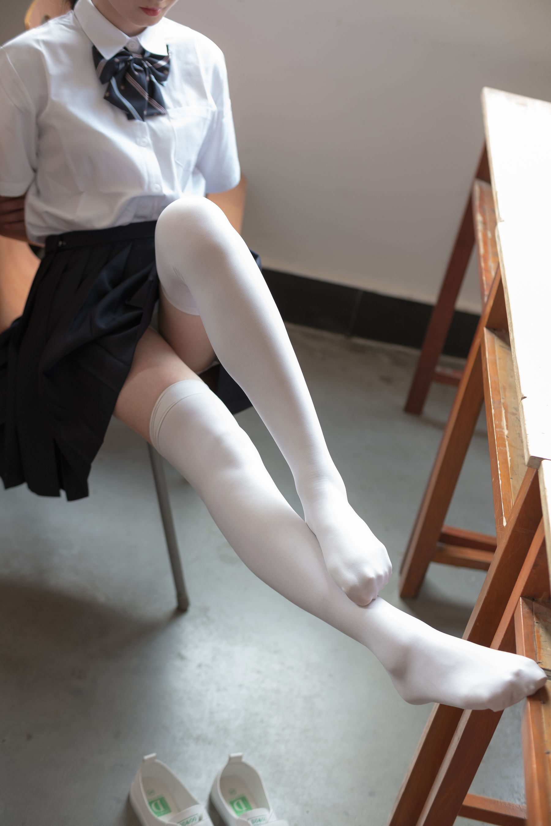 [森萝财团] [BETA-022] 教室里的JK白丝少女-喵次元