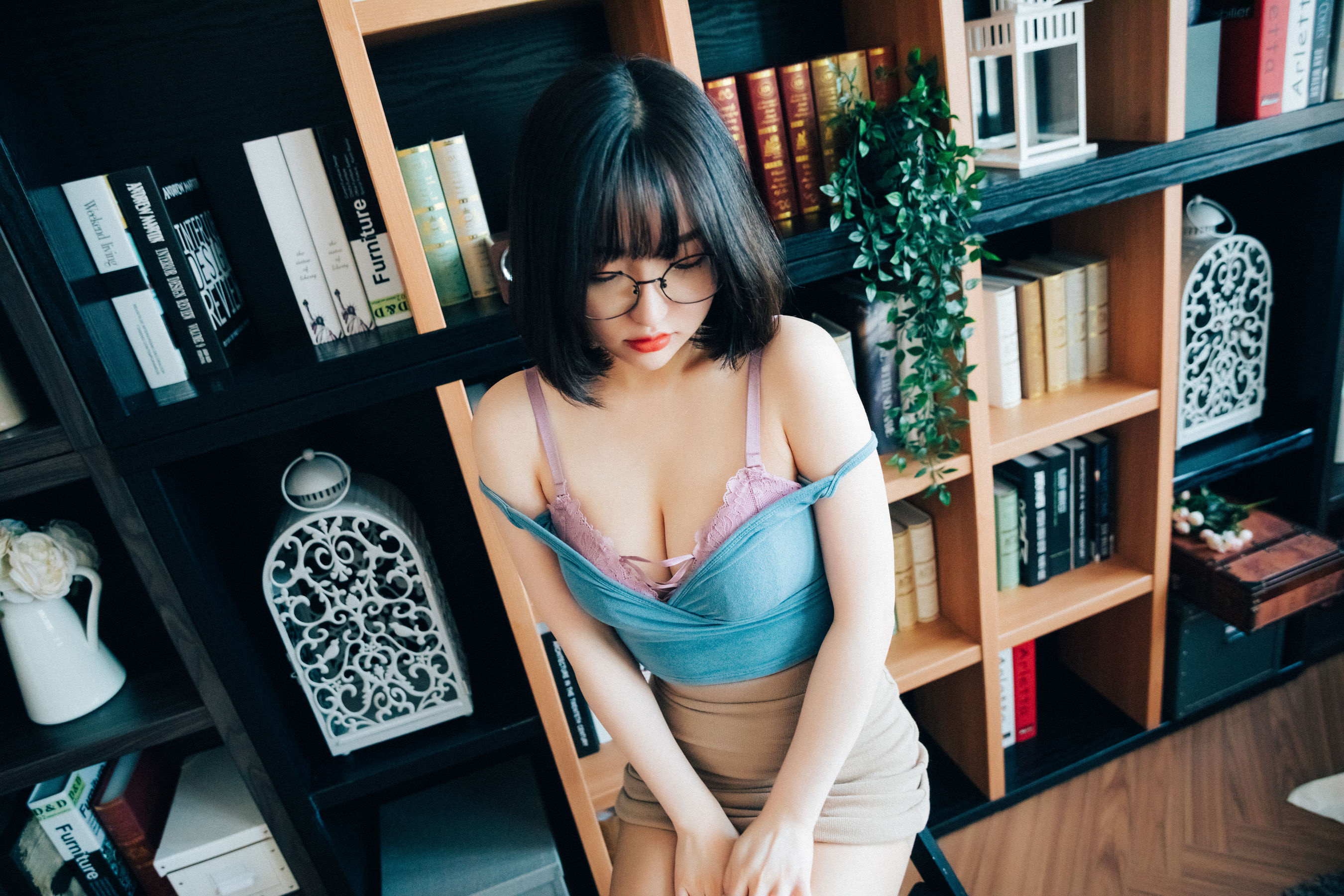 [LOOZY]  Yeeun - Librarian Girl-喵次元